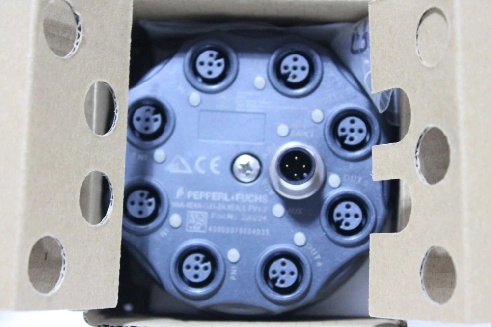 PEPPERL + FUCHS VAA-4E4A-G11-ZAJ/EA2L-FV1-Y 220224 module